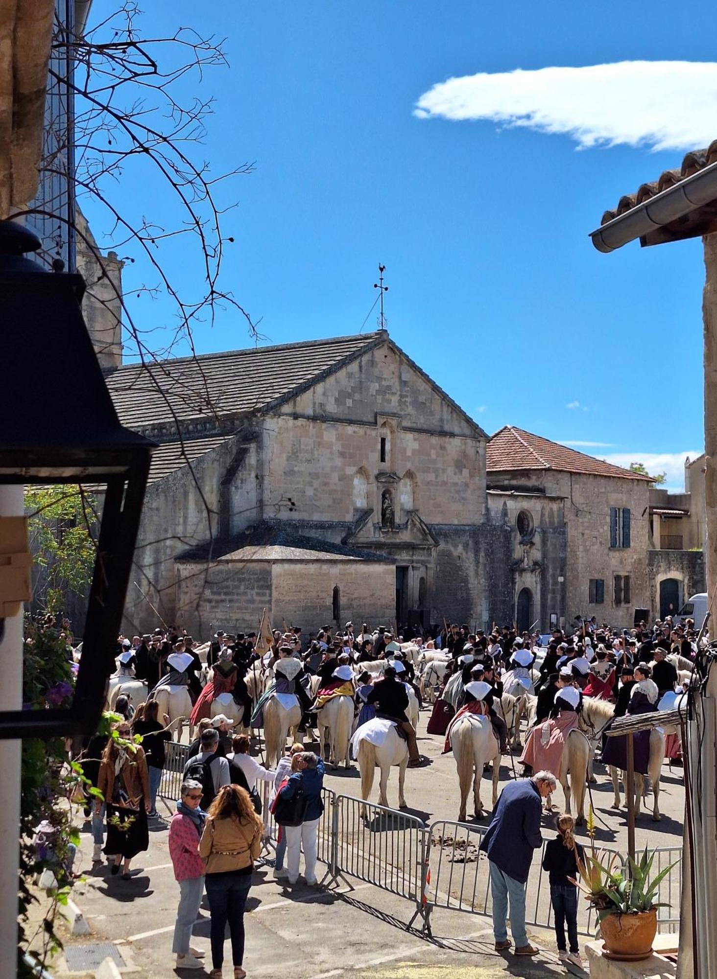 La Garriguette Appart Centre Historique Calme Climatise 6 Couchages Arles Exterior foto